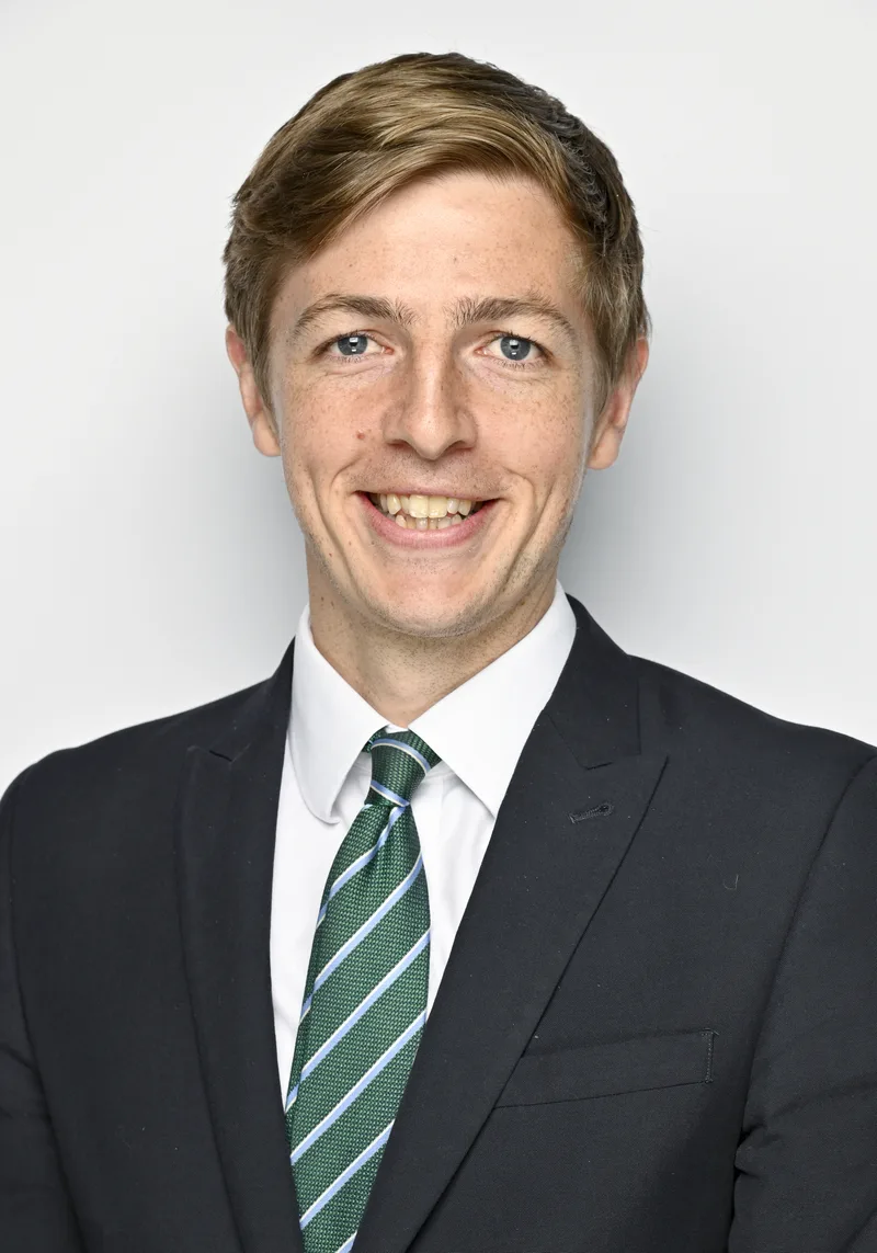 Mr Oliver Greenhill